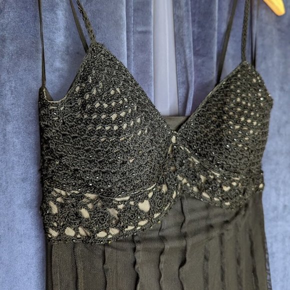 Vintage Ice Beaded and Crocheted Black Dress Size 0 - Picture 2 of 7